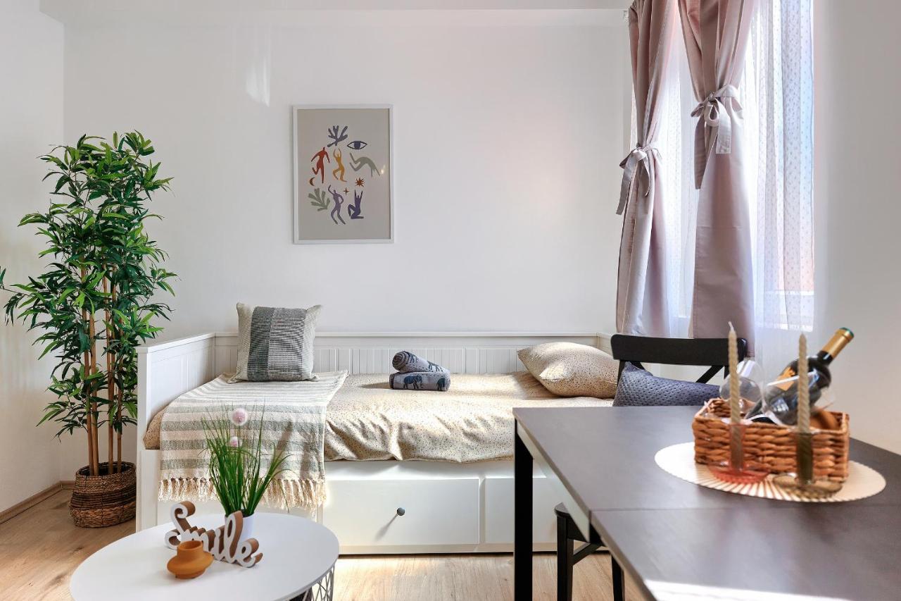 Monte Zaro Hostel Póla Kültér fotó